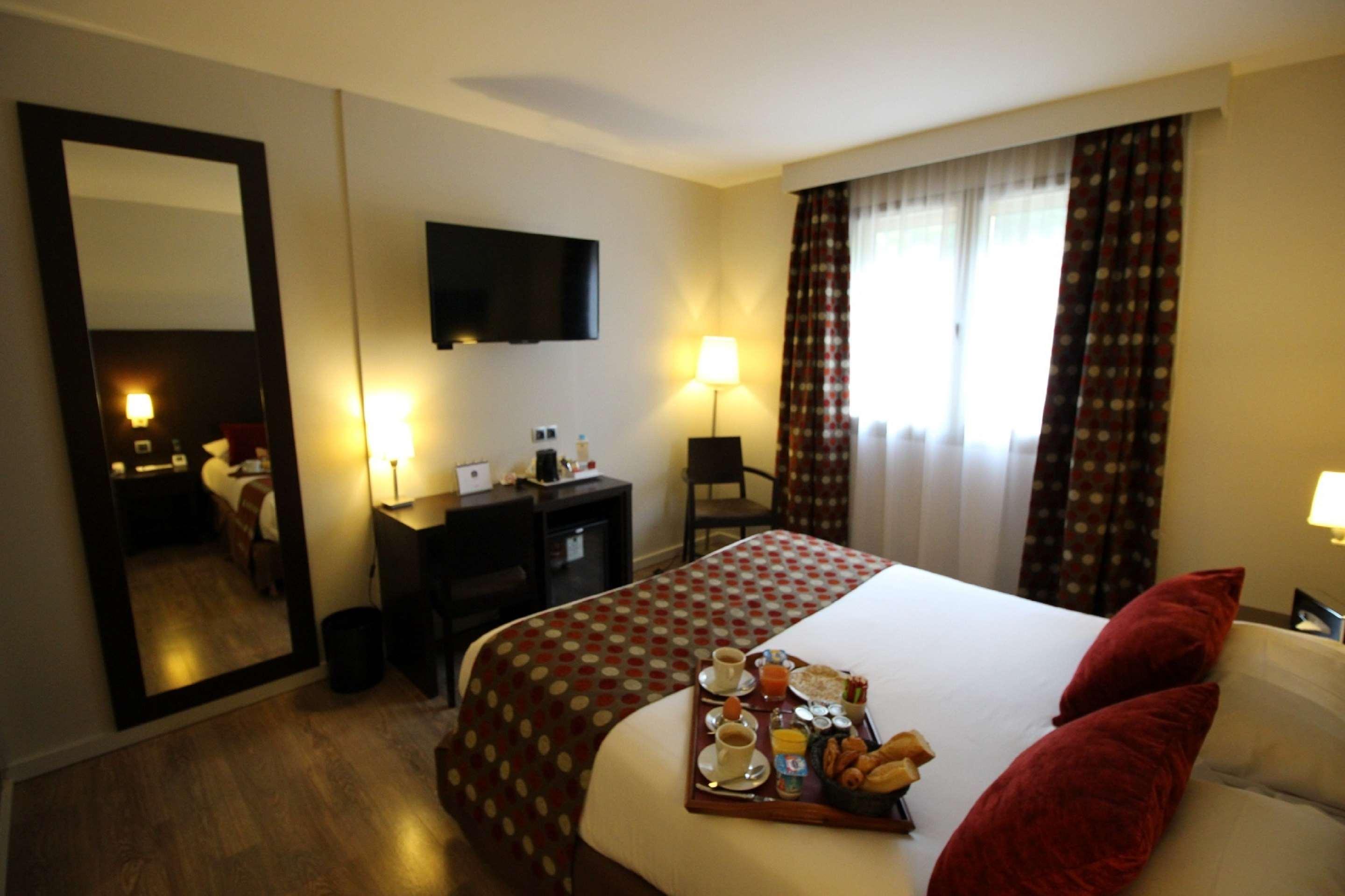Best Western Hotel Des Barolles - Lyon Sud Бринье Экстерьер фото