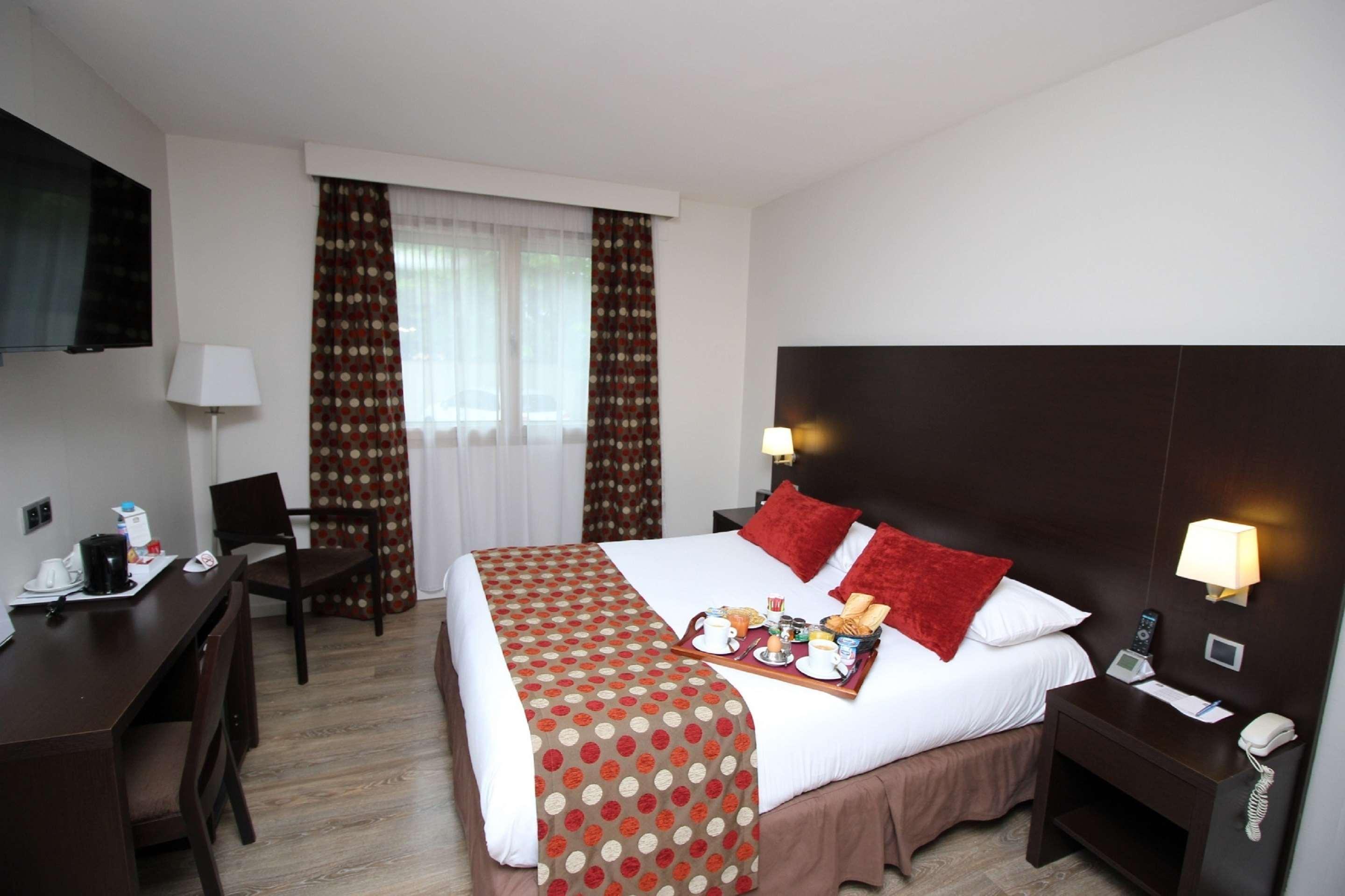 Best Western Hotel Des Barolles - Lyon Sud Бринье Экстерьер фото