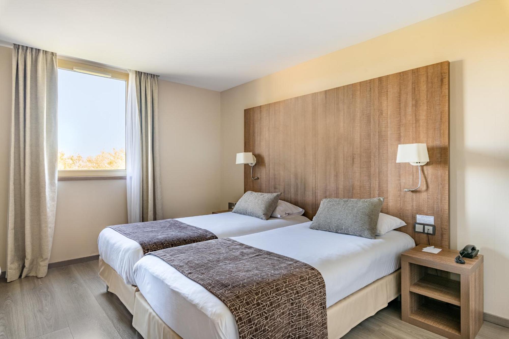 Best Western Hotel Des Barolles - Lyon Sud Бринье Экстерьер фото