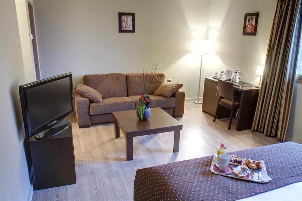 Best Western Hotel Des Barolles - Lyon Sud Бринье Номер фото