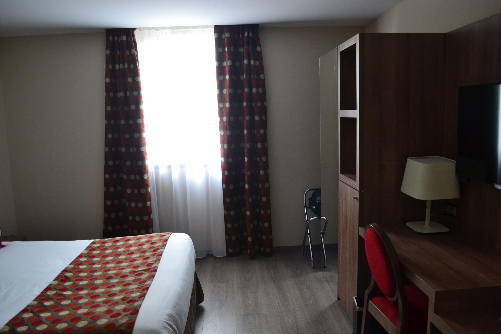 Best Western Hotel Des Barolles - Lyon Sud Бринье Экстерьер фото